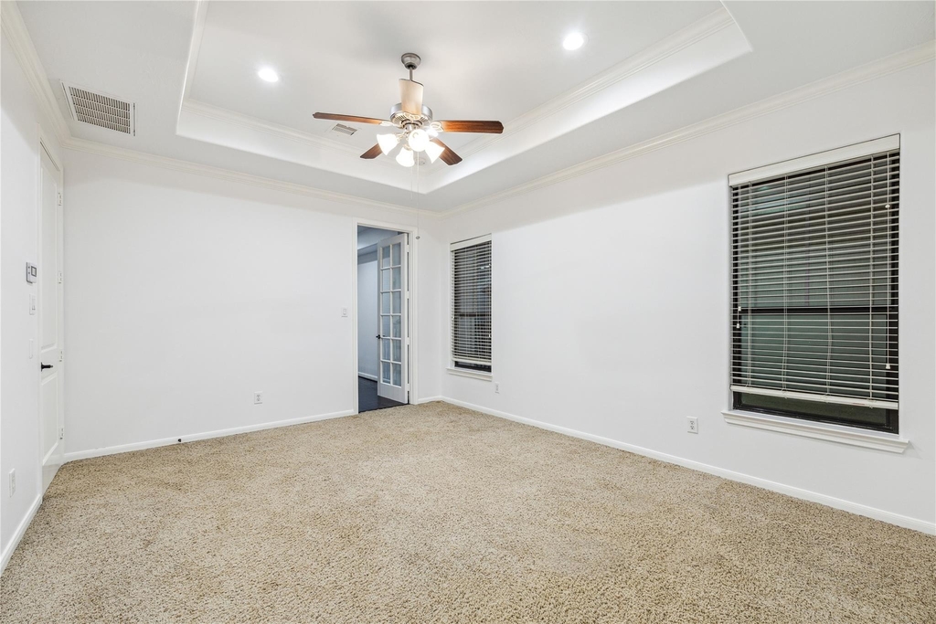 1046 W 23rd Street - Photo 10