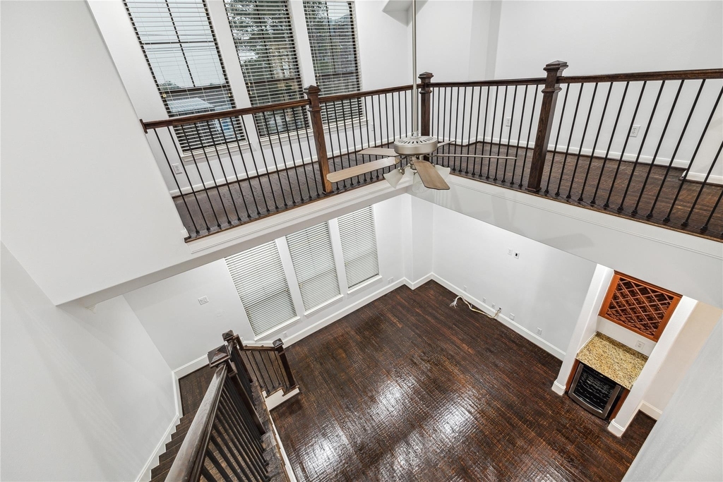 1046 W 23rd Street - Photo 12