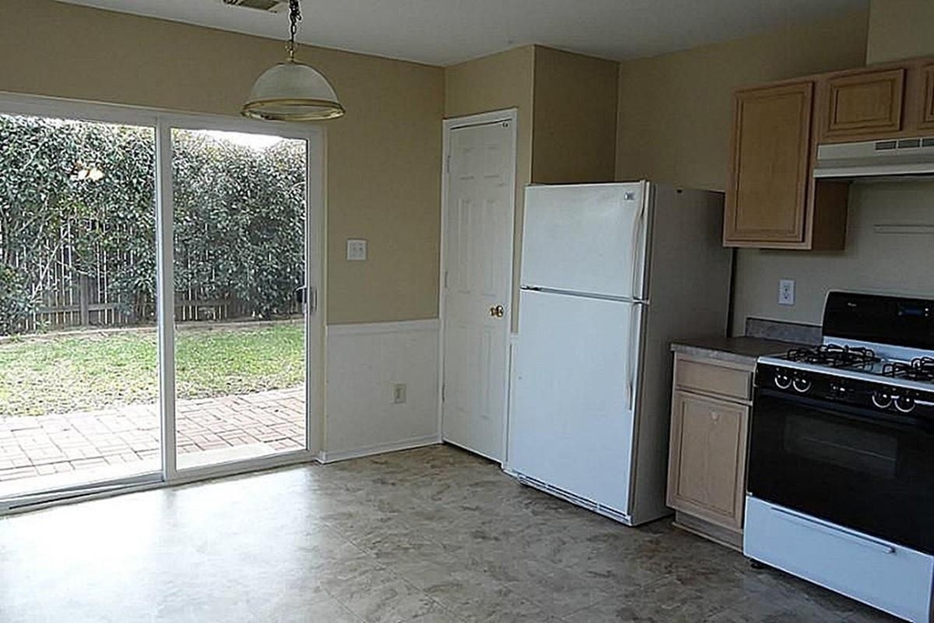 5826 Westminster Village Drive - Photo 4