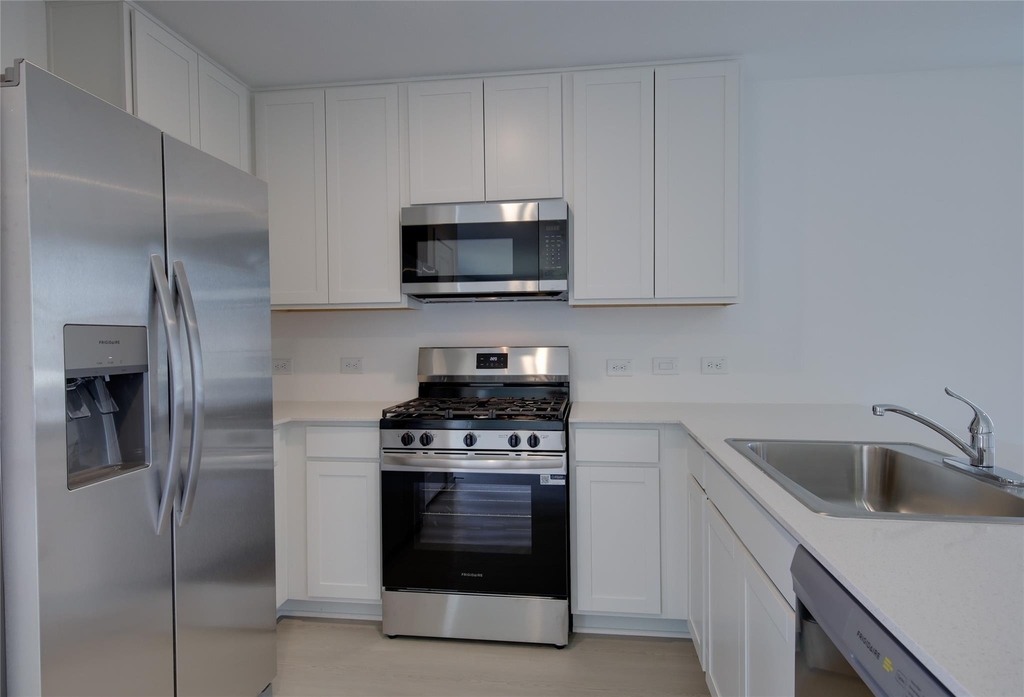 10915 Tawny Ridge - Photo 11