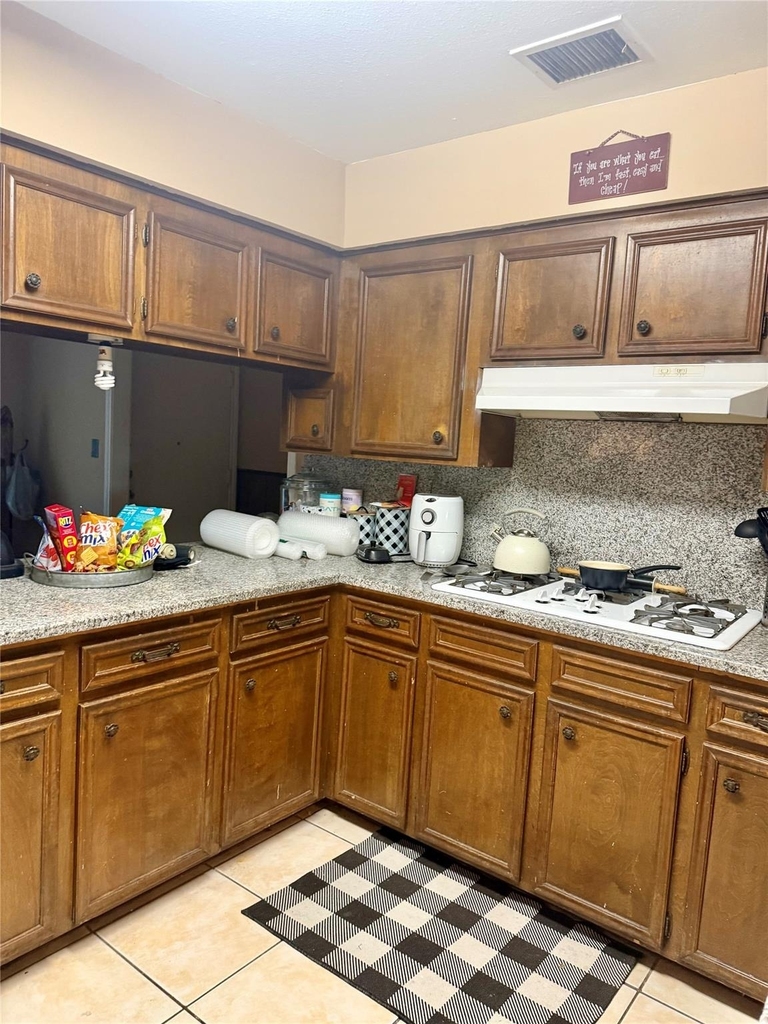 5319 Lincoln Town Drive - Photo 3
