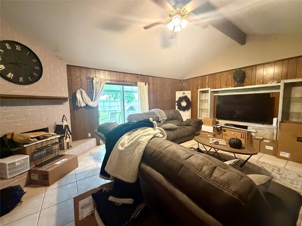 5319 Lincoln Town Drive - Photo 2