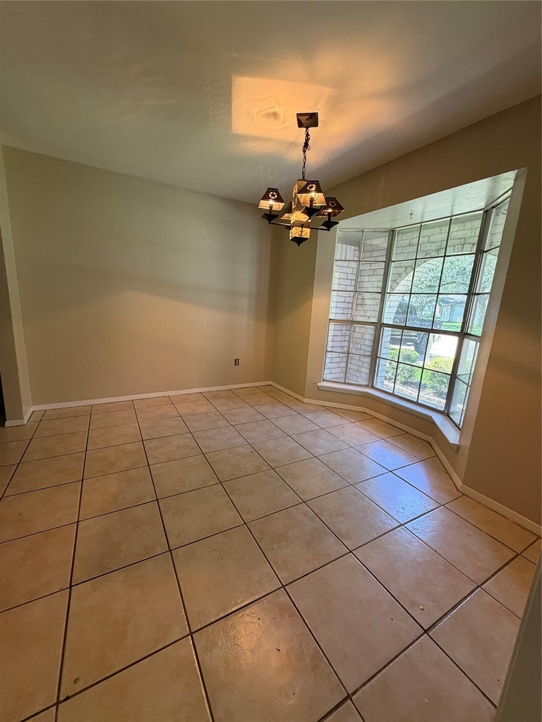 5319 Lincoln Town Drive - Photo 8