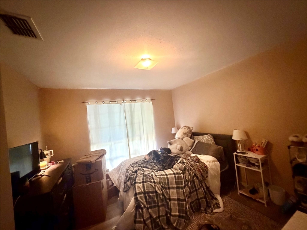 5319 Lincoln Town Drive - Photo 4