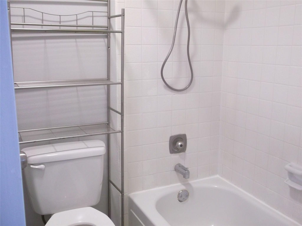 8801 Hammerly Boulevard - Photo 7