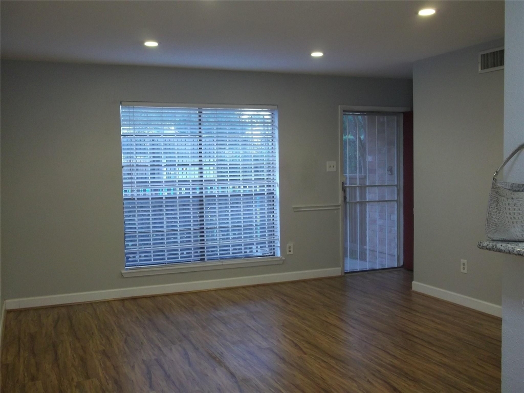 8801 Hammerly Boulevard - Photo 3