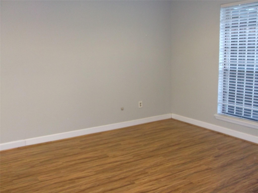 8801 Hammerly Boulevard - Photo 8
