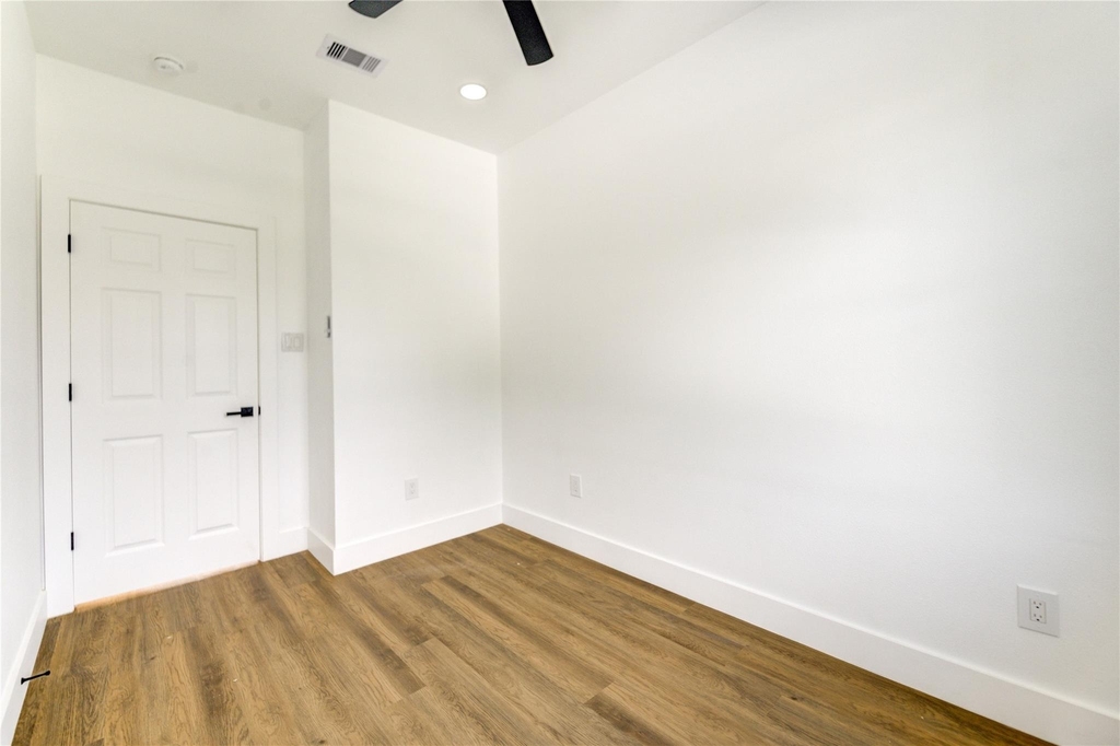 4554 Newberry Street - Photo 7