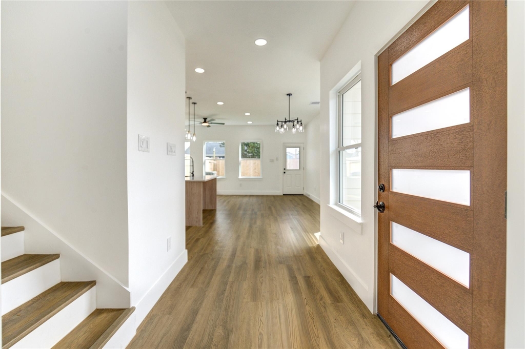 4554 Newberry Street - Photo 3