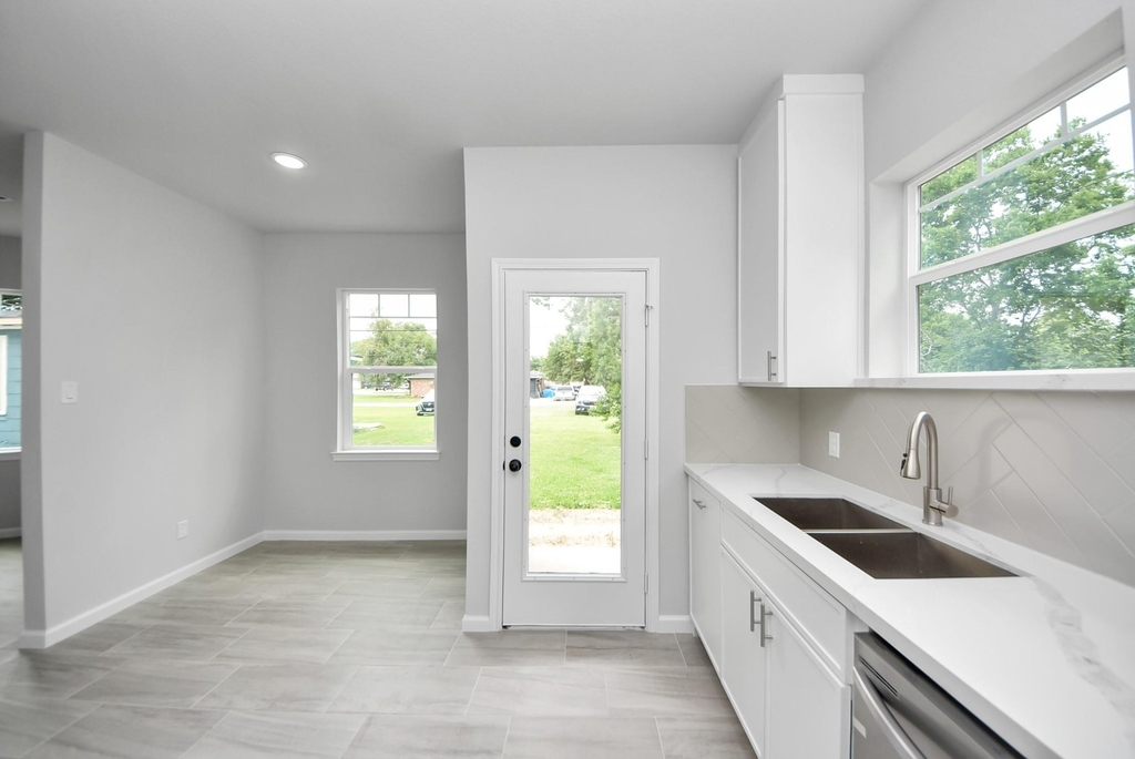 303 S Utah Street - Photo 17
