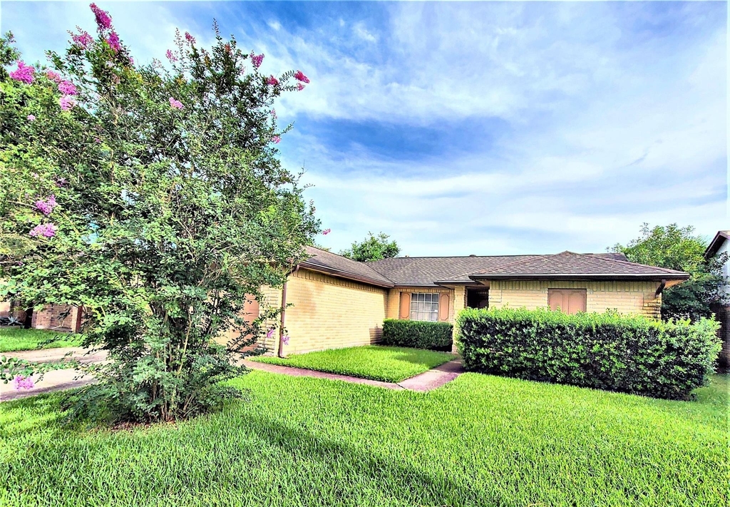 3010 Becket Street - Photo 1