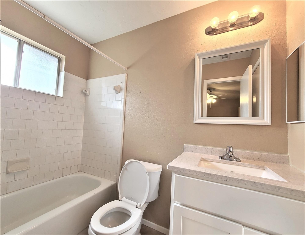 3010 Becket Street - Photo 8