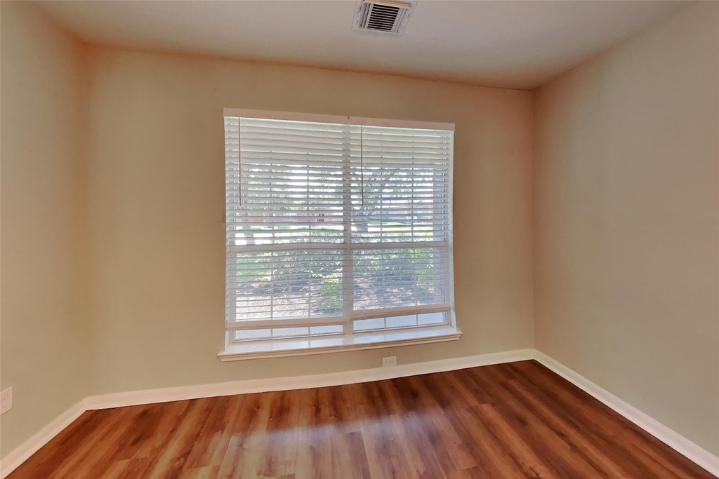 5803 Village Grove Drive - Photo 5