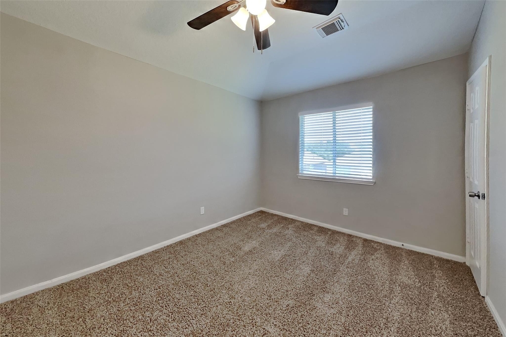 5803 Village Grove Drive - Photo 13