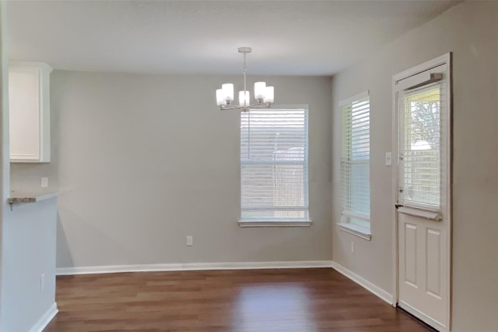 5803 Village Grove Drive - Photo 4