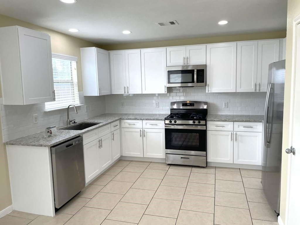 22114 Orchard Dale Drive - Photo 3