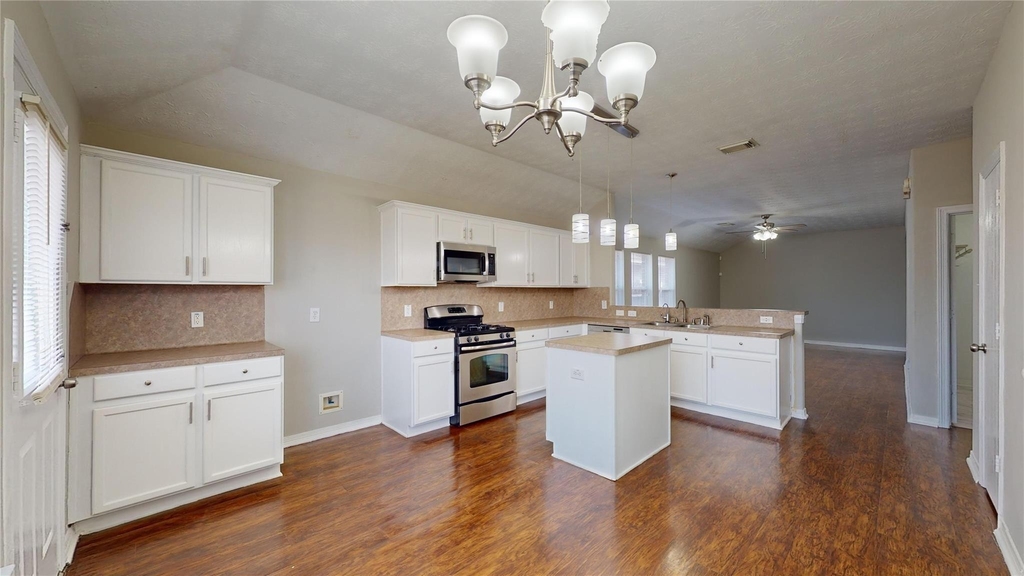 2415 Montana Blue Drive - Photo 2