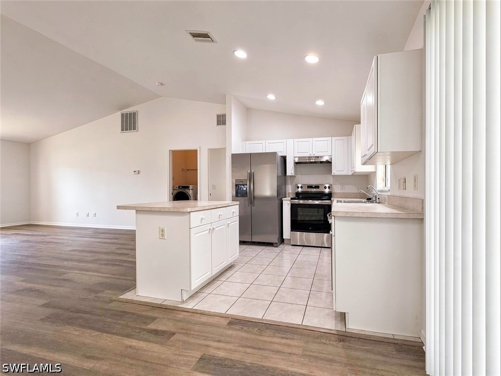 1407 W 10th Street - Photo 1