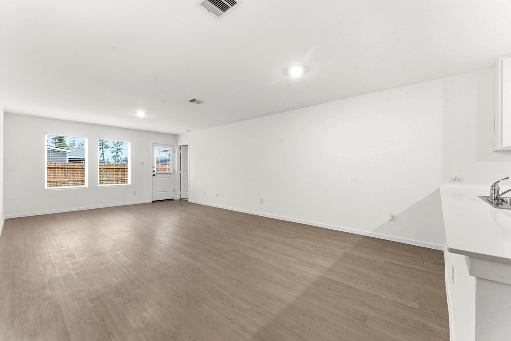 18716 Loom Dr - Photo 5