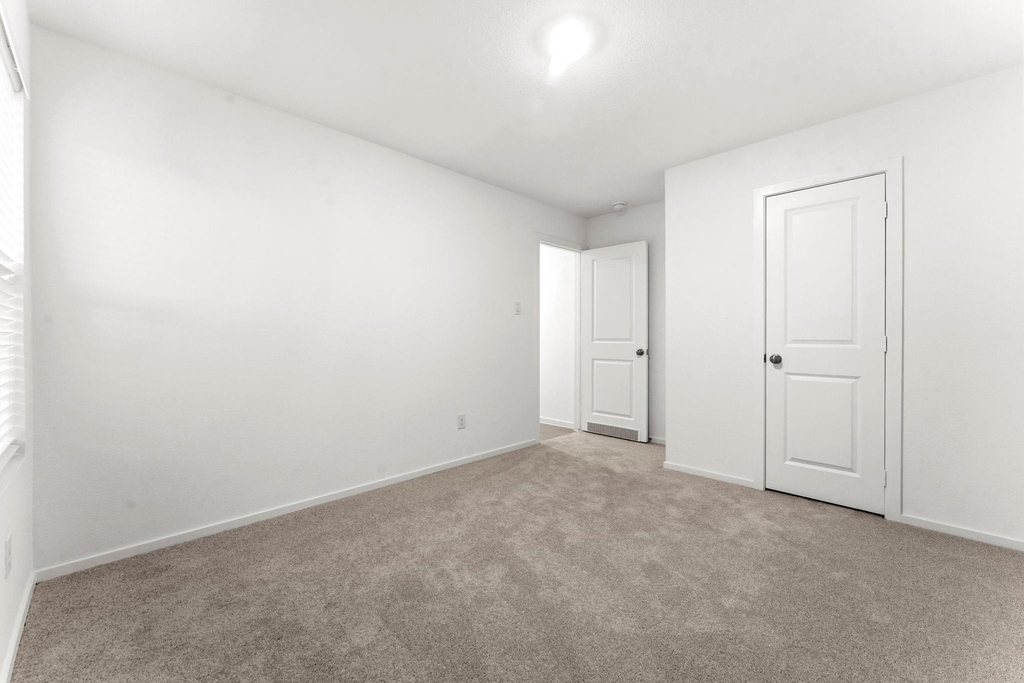 18716 Loom Dr - Photo 19