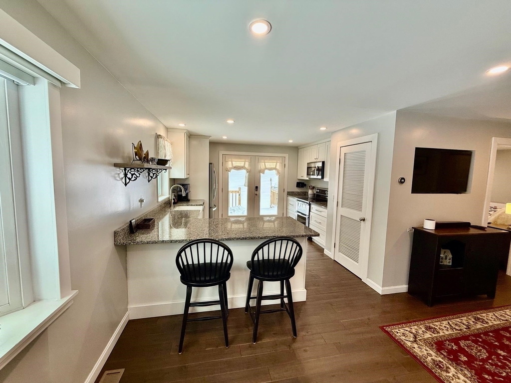24 Main - Photo 2