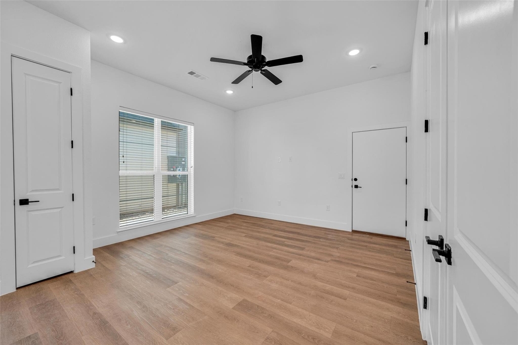 1601-615 Mustang Drive - Photo 2