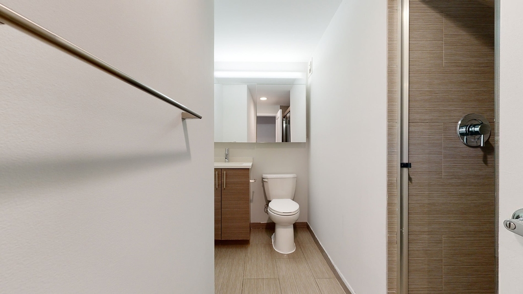 401 E 34th St - Photo 4