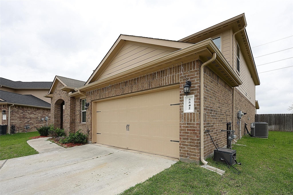 5542 Redwood Summit Lane - Photo 2