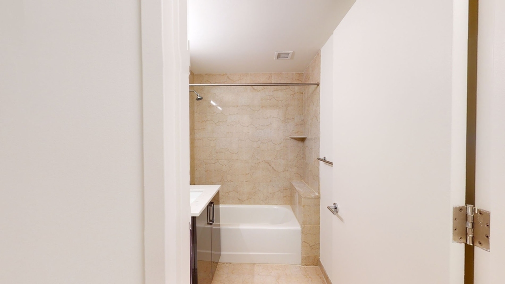 10 Hanover Square - Photo 4