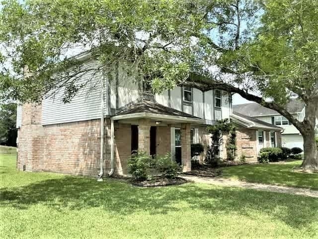 105 Saint Andrews Drive - Photo 1