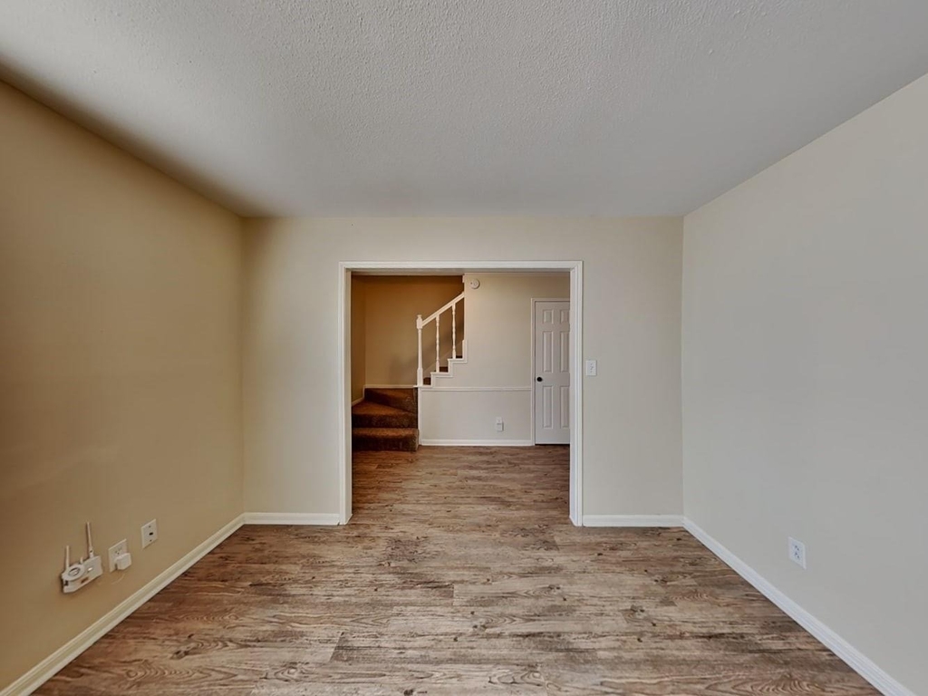105 Saint Andrews Drive - Photo 2