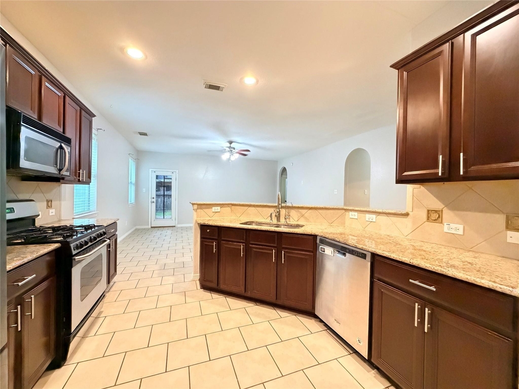 211 Briar Trace Lane - Photo 9