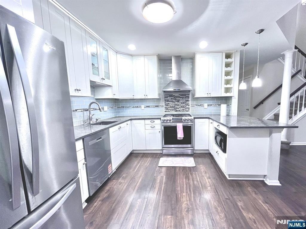 363 Catskill - Photo 2