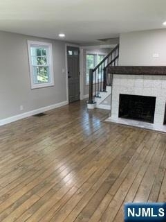 6 Standish - Photo 1