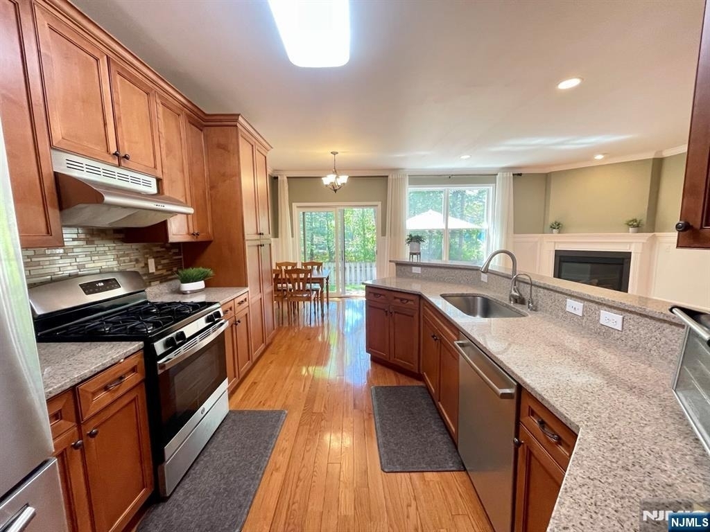 1805 Whitney - Photo 8