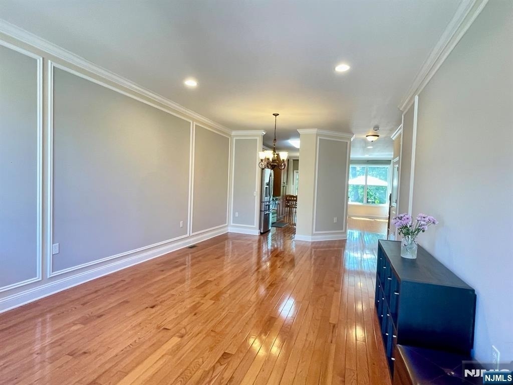 1805 Whitney - Photo 6