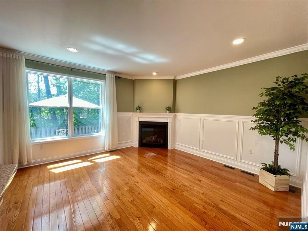 1805 Whitney - Photo 4