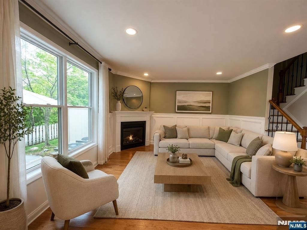 1805 Whitney - Photo 2
