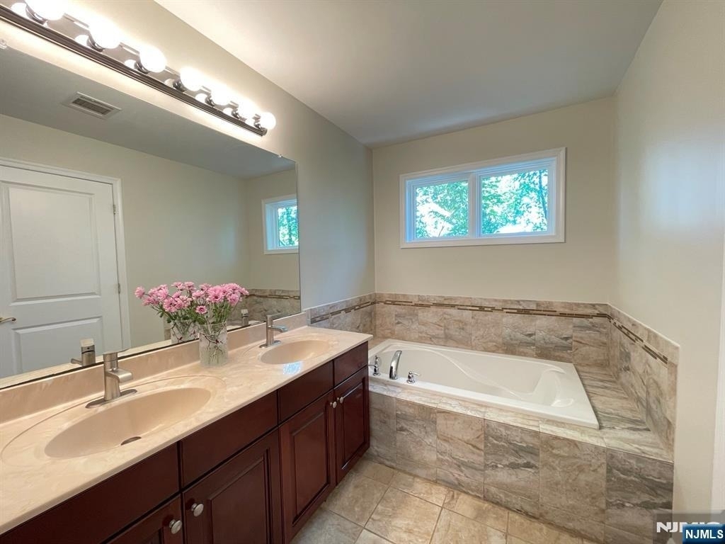 1805 Whitney - Photo 15