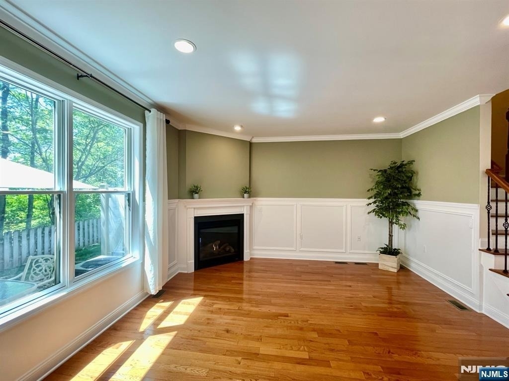 1805 Whitney - Photo 3