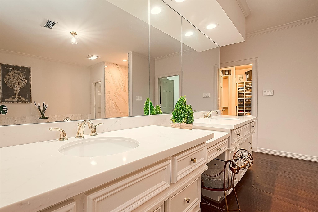 983 S Post Oak Lane - Photo 35