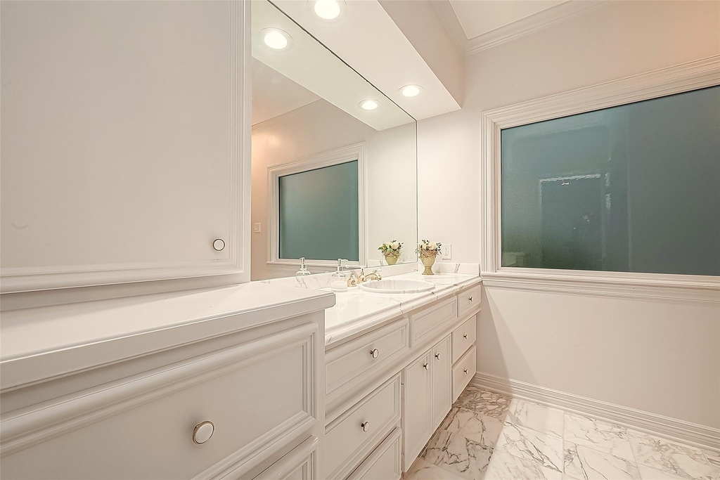 983 S Post Oak Lane - Photo 27