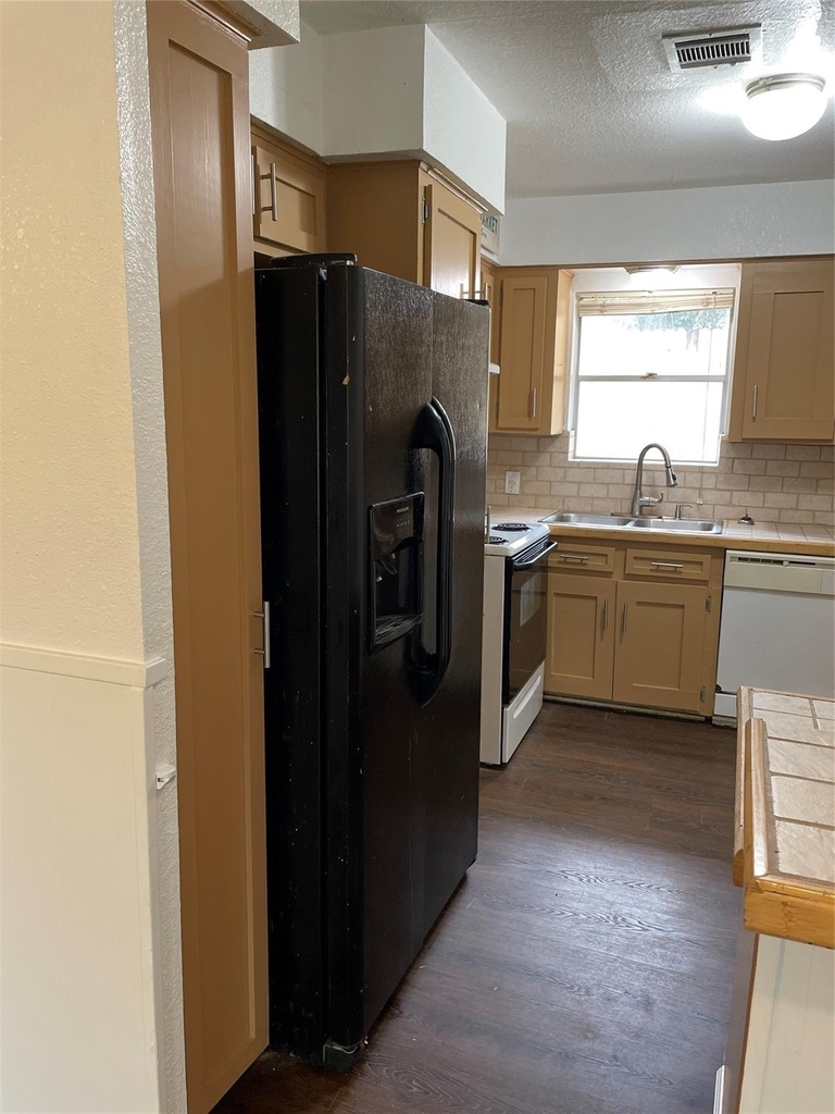 4803 Geraldine Street - Photo 35