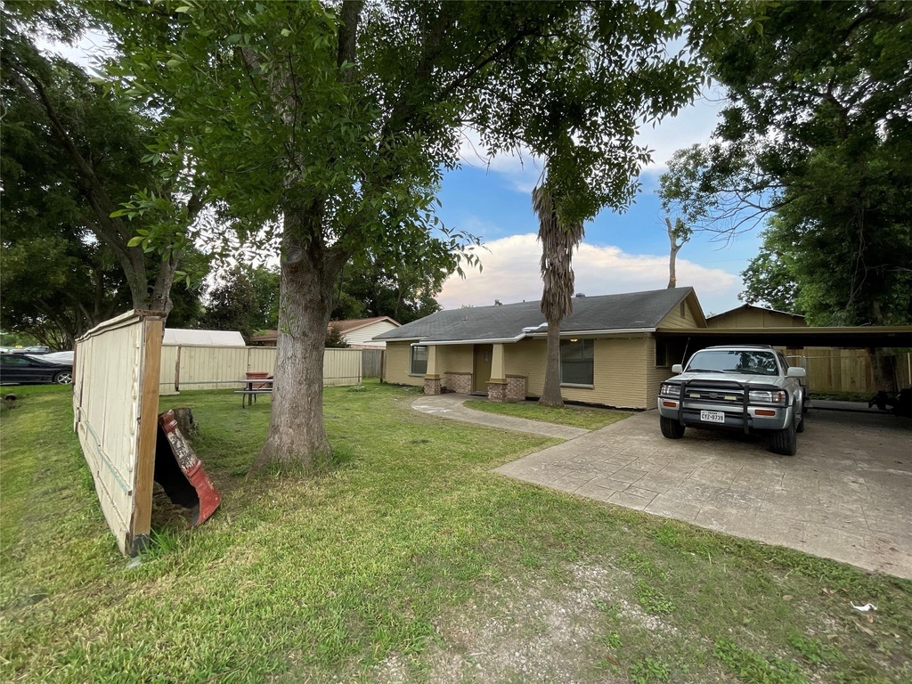 4803 Geraldine Street - Photo 2