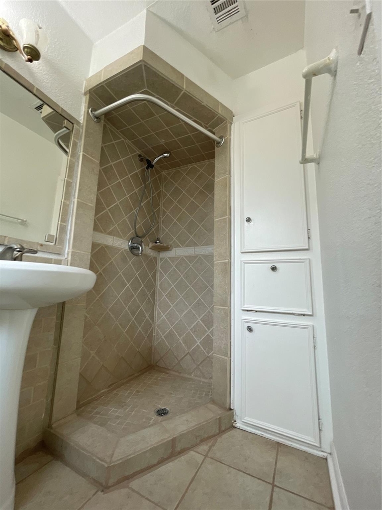 4803 Geraldine Street - Photo 10