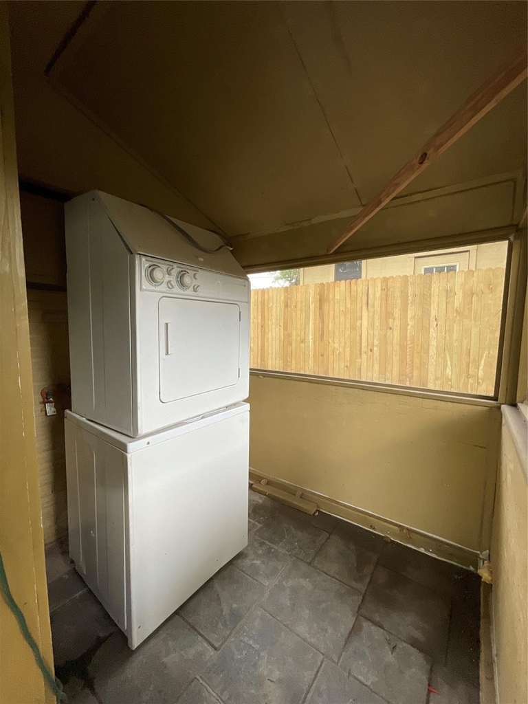 4803 Geraldine Street - Photo 9