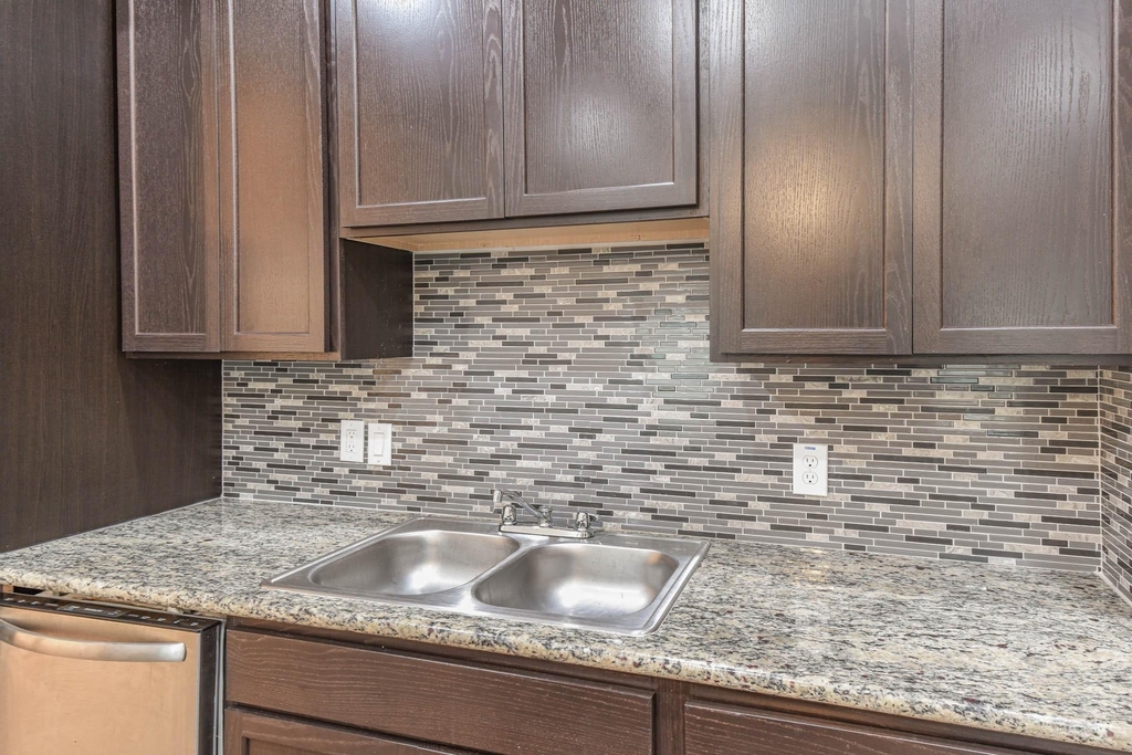 15627 Sycamore Drive - Photo 3
