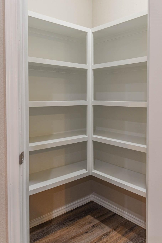15627 Sycamore Drive - Photo 2