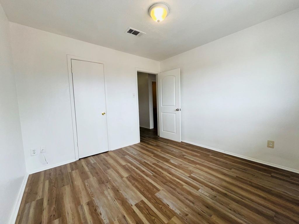 6981 Chasewood Drive - Photo 9