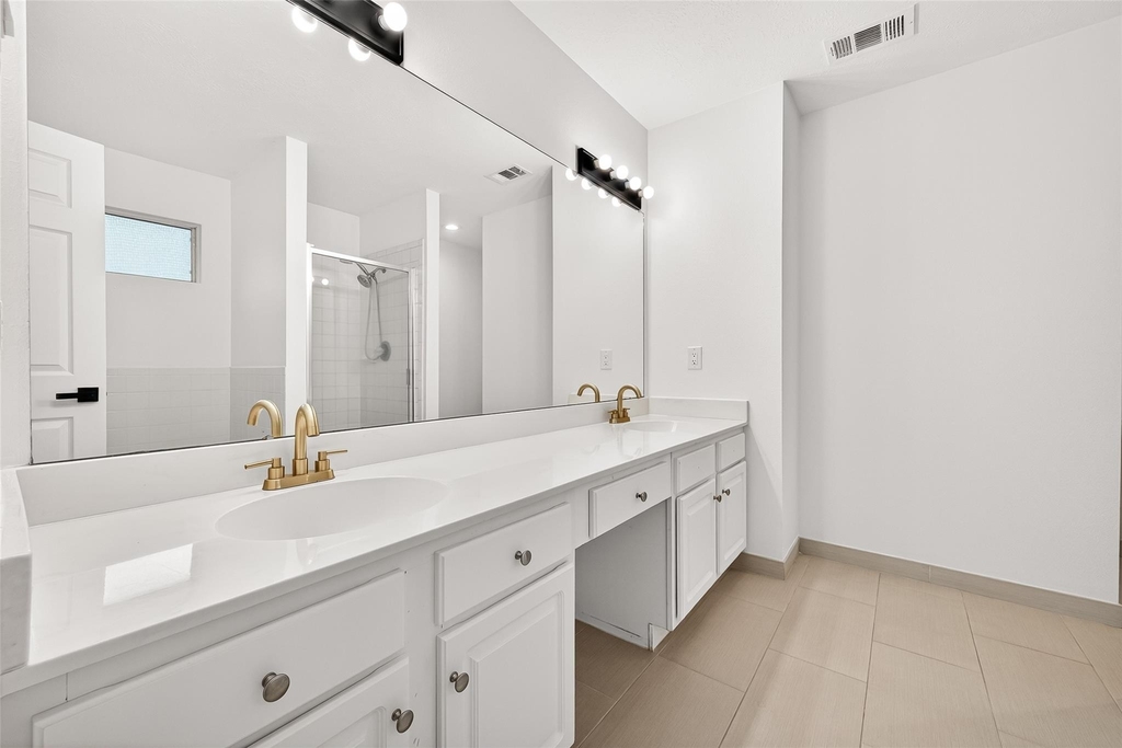 5252 Pinewood Terrace - Photo 37
